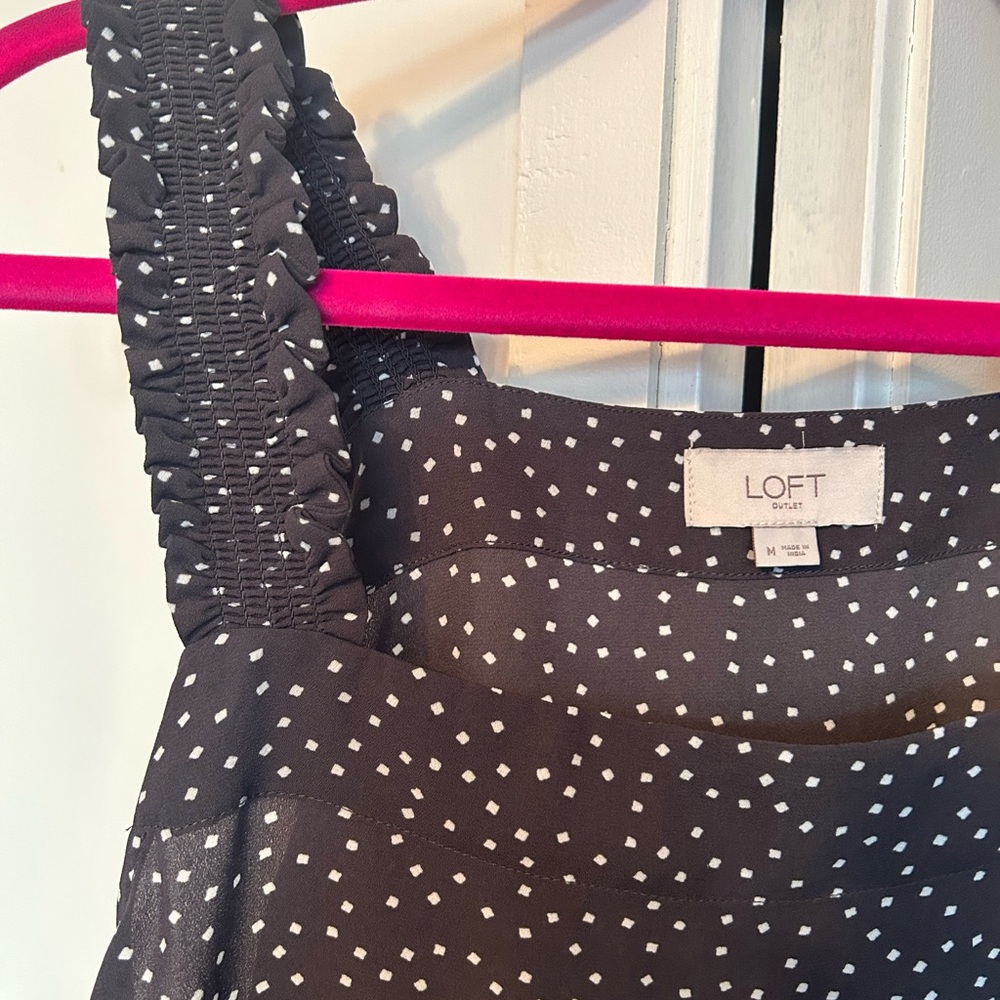 **SOLD***EUC Loft tank top. Thin, flowing material. Great for summer!